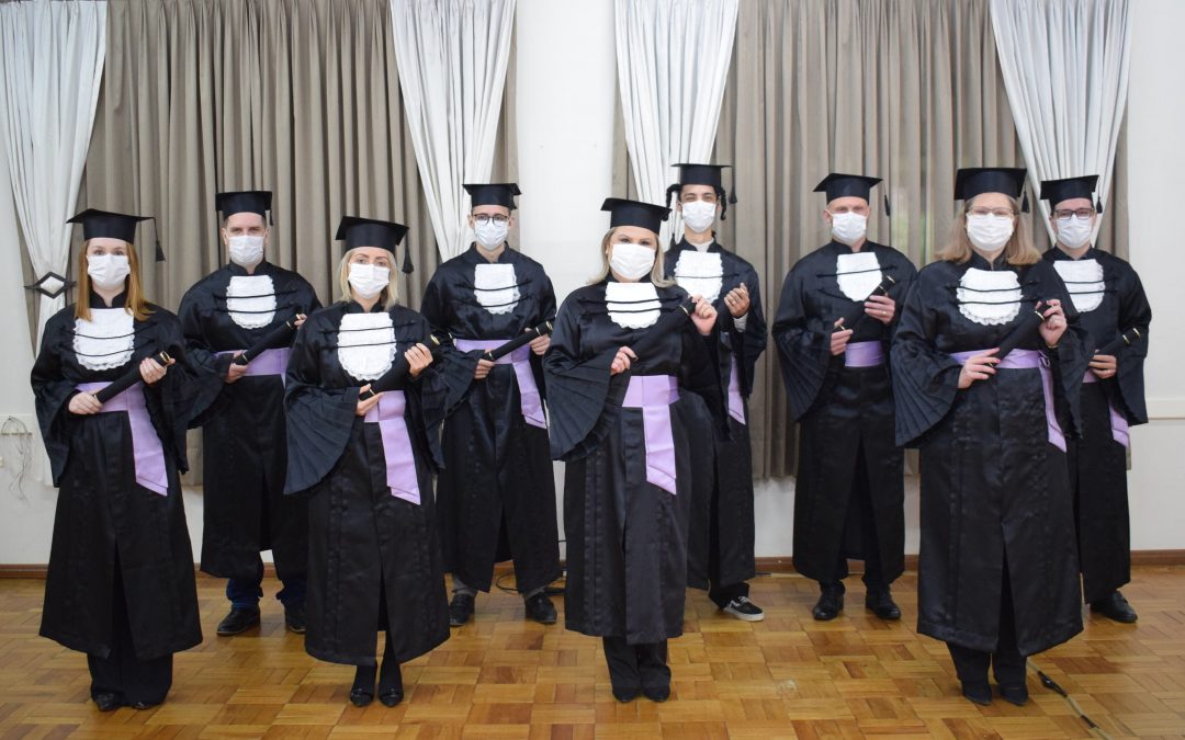 Seja forte e corajoso! Colação de grau na FLT – Turma 2021