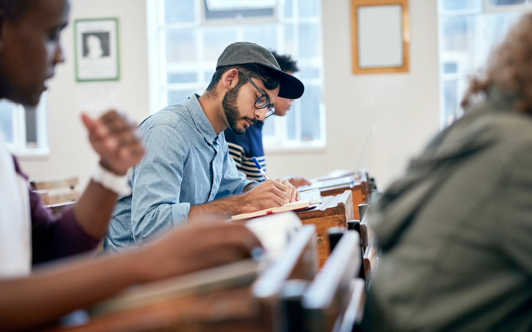 Faculdade de Teologia: 10 razões para você escolher a FLT para estudar